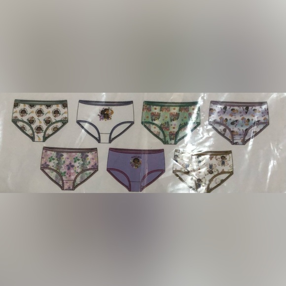 Disney encanto 7 PCs Girl’s Briefs 100% cotton. 4T - Picture 4 of 4